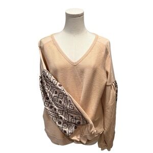 Nwt buckle gimmicks top V-Neck Sweater with Patterned Sleeves